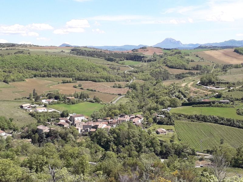 Bouriège village de poterie Bouriège dans les vignes